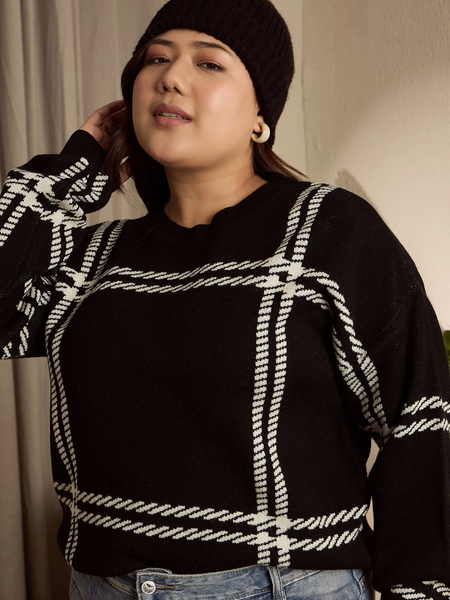 Berrylush Curve Women Black & White Checked Print Round Neck Acrylic Ribbed Hem Regular Pullover
