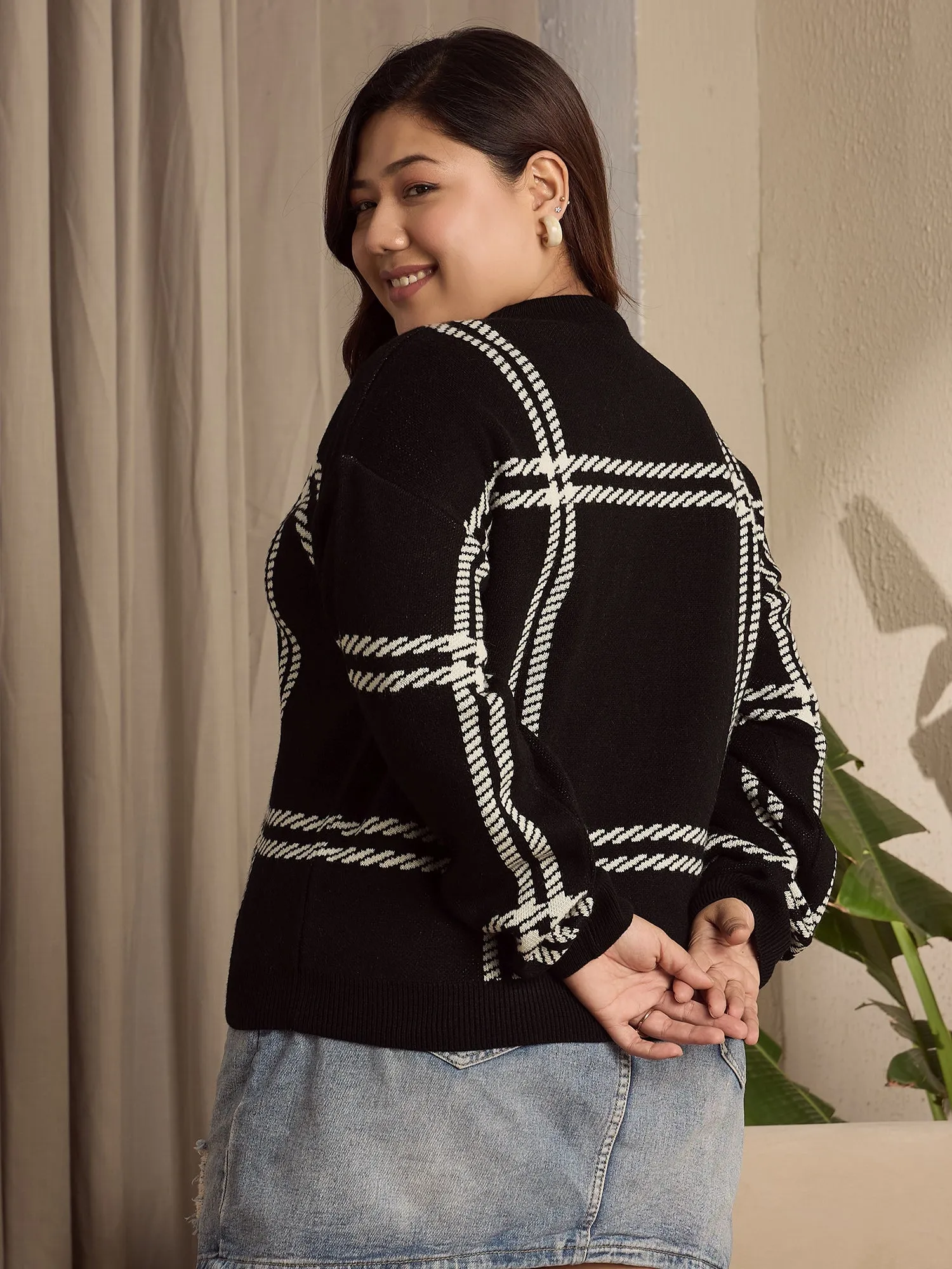 Berrylush Curve Women Black & White Checked Print Round Neck Acrylic Ribbed Hem Regular Pullover
