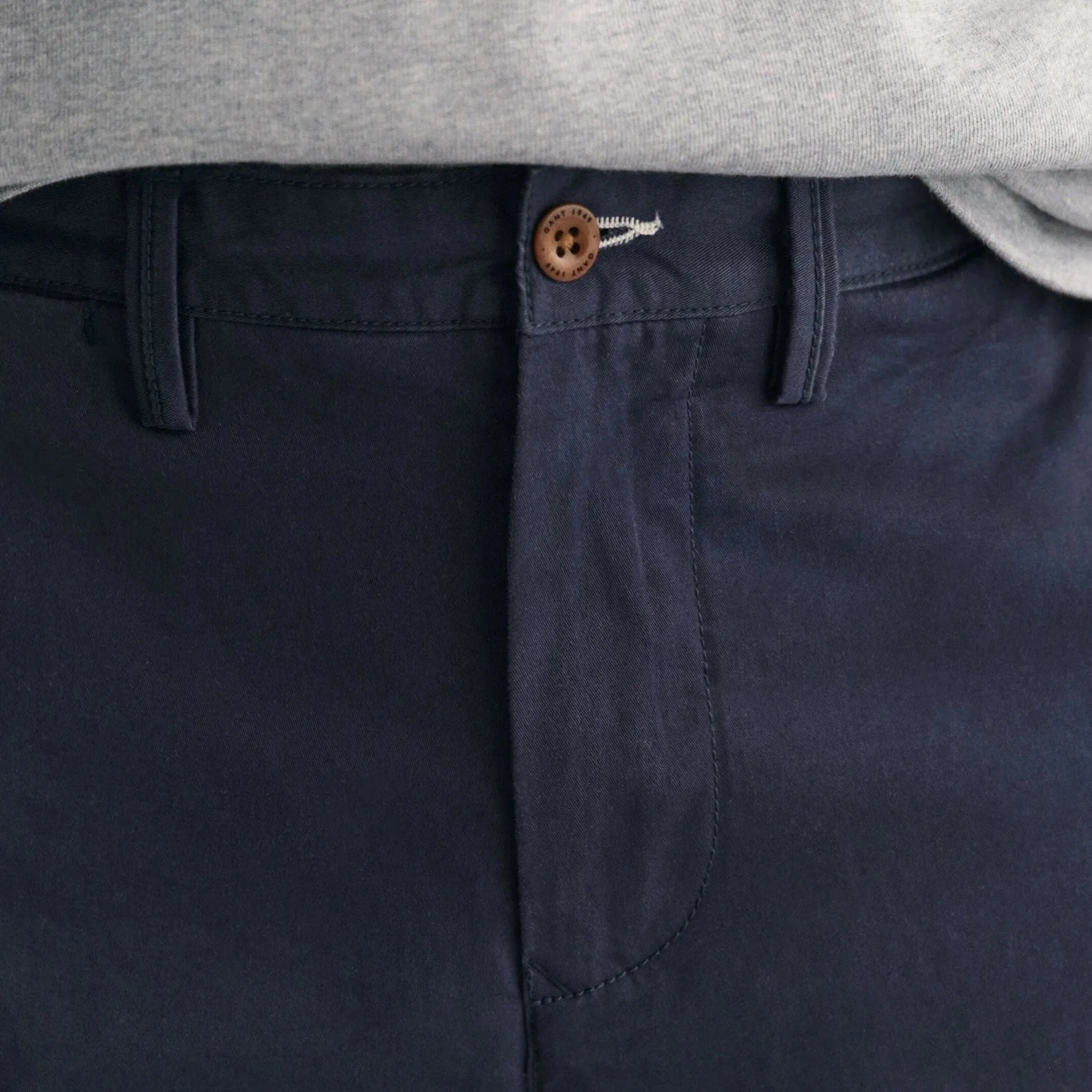 GANT Regular Fit Twill Chinos in Marine