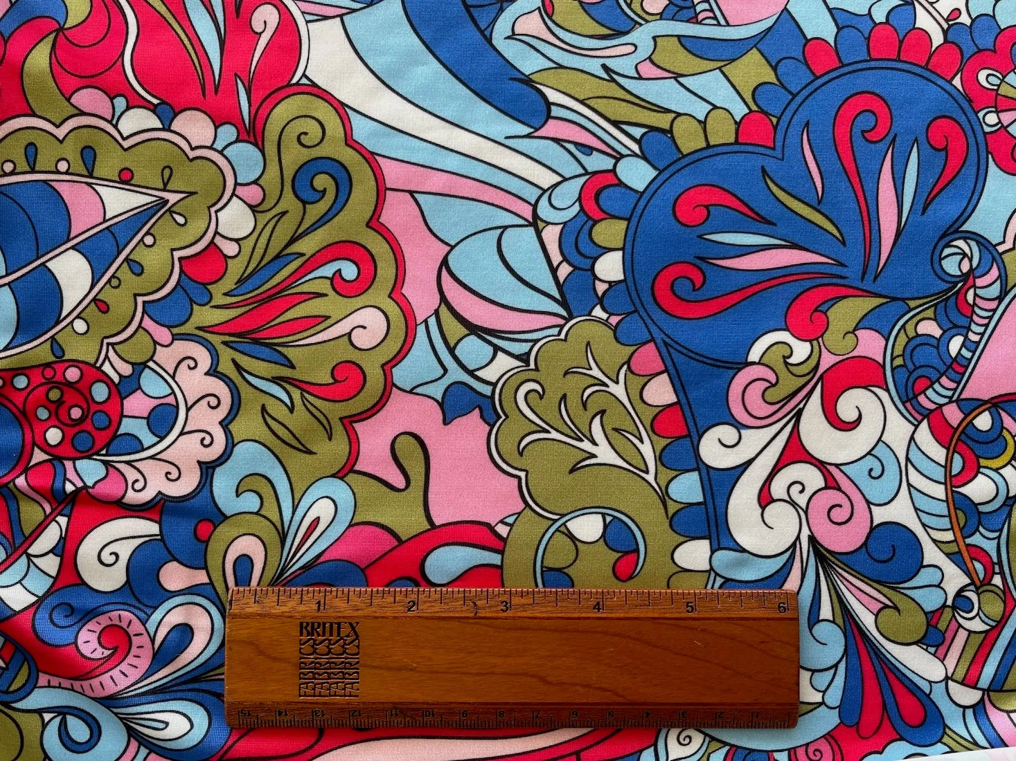 Light-Weight Retro-Inspired  Psychedelic Polyester Knit (Made in Italy)